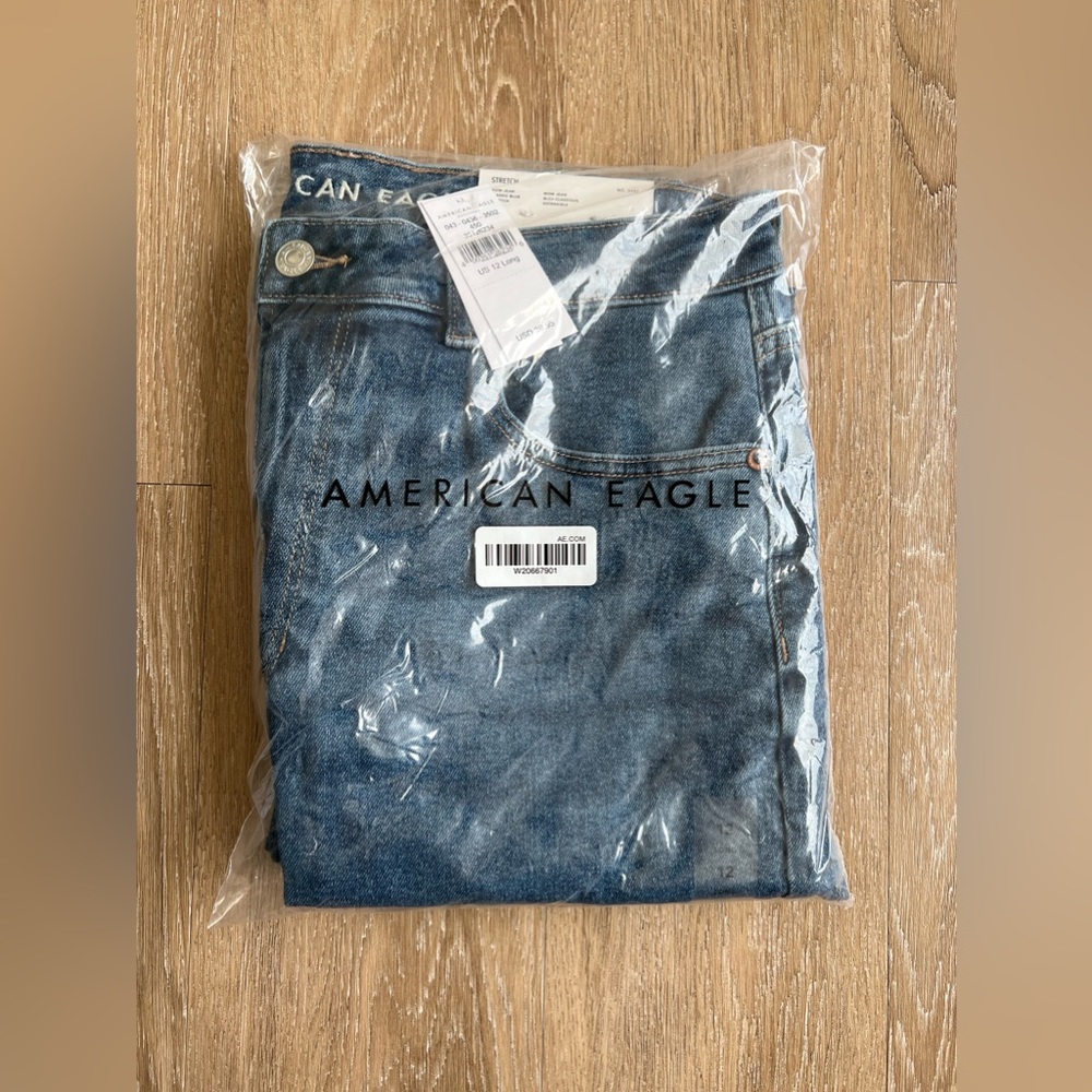 American Eagle mom jeans - opened and tags off to try on. Brand new!